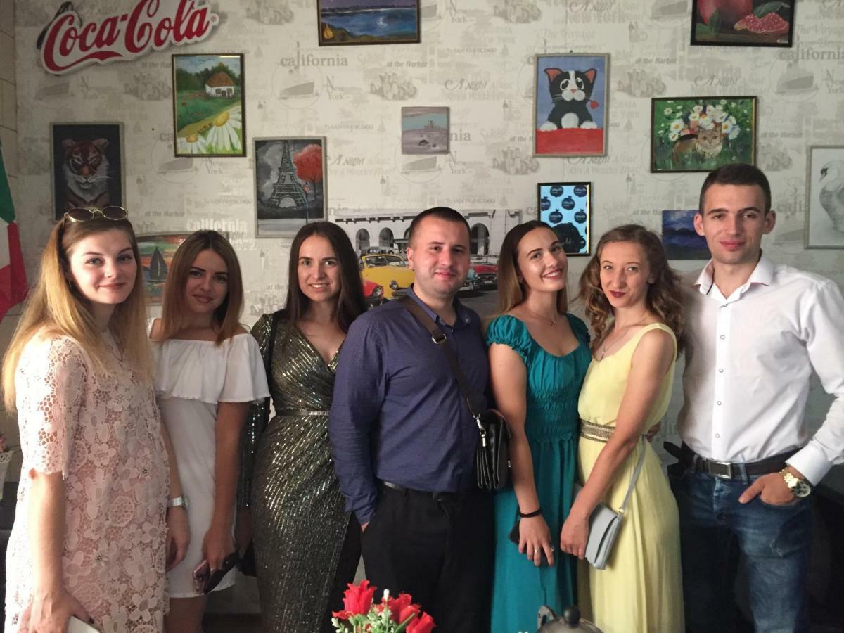 Hostel -Hotel Granat Rivne City Extérieur photo